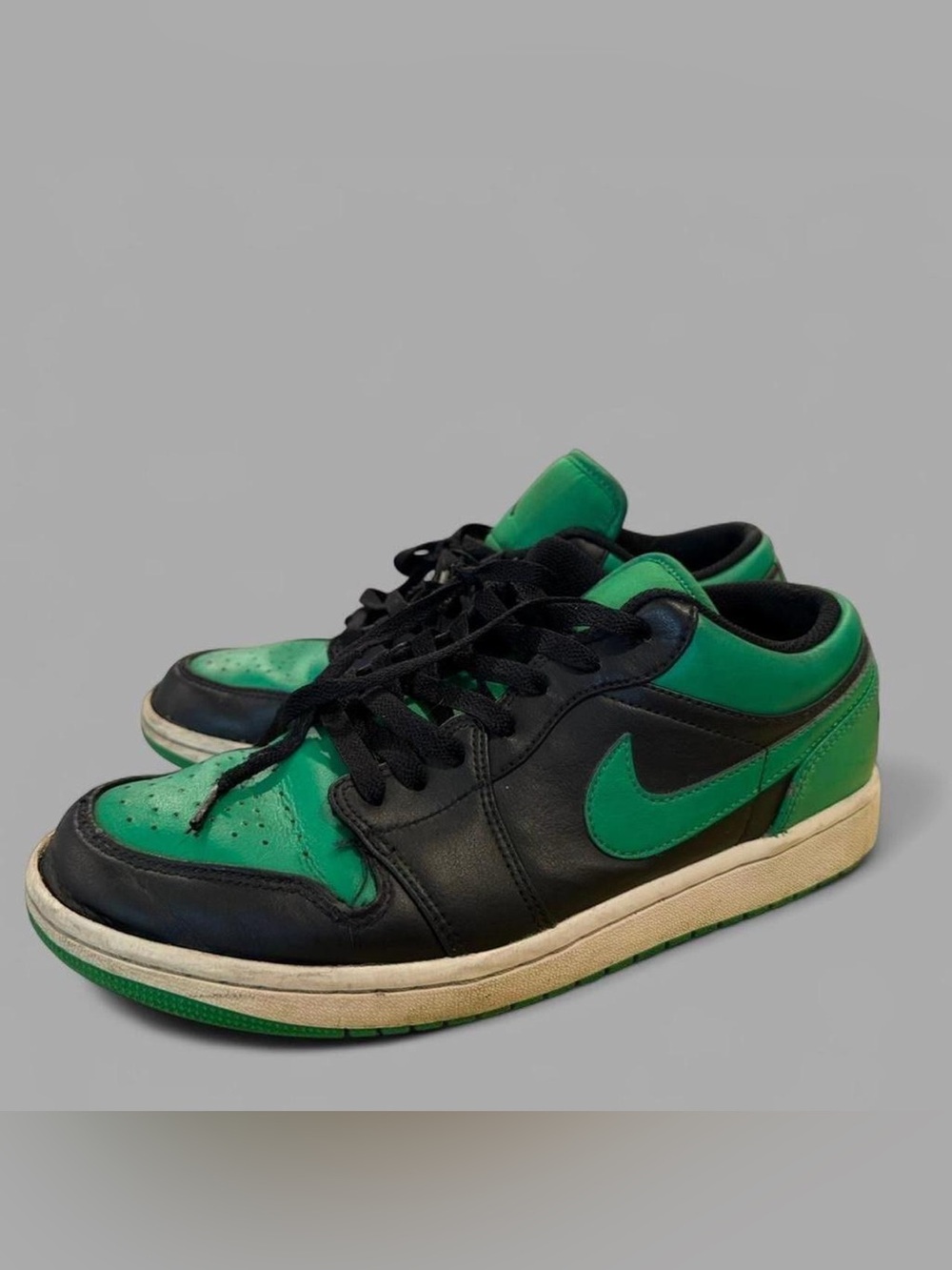 Nike Air Jordan 1 Low - Black / Green